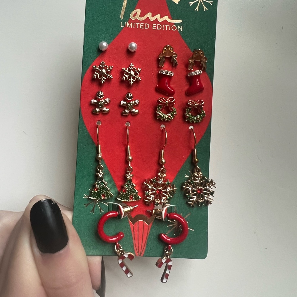 Item: Christmas earrings set